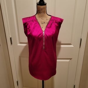 NWT WOMAN'S sleeveless, front zip up decal, fantastic color, can be worn many